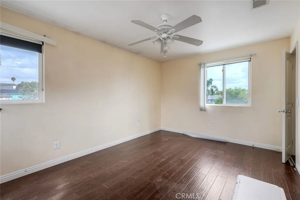 https://cdn.realtyfeed.com/cdn/127/306566528/8e96e41e011b85bd5f147582aecd3070.webp