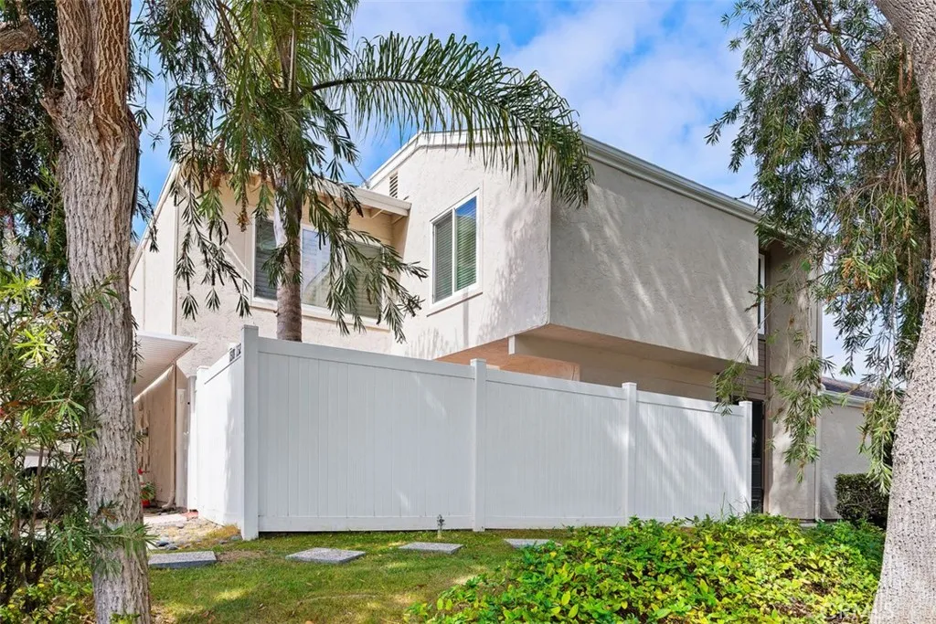 Photo #2: OC25239187 Listing 