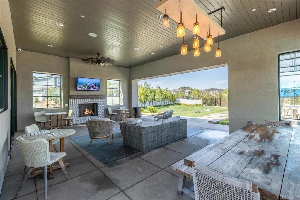 https://cdn.realtyfeed.com/cdn/127/306566531/a132c924ce8edfa67a7a268b12002f94.webp