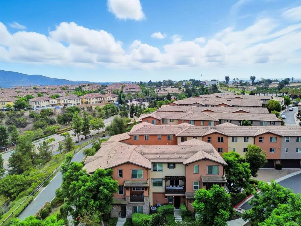 https://cdn.realtyfeed.com/cdn/127/306566695/190c0a7ed235f378c380efcca0827bcf.webp