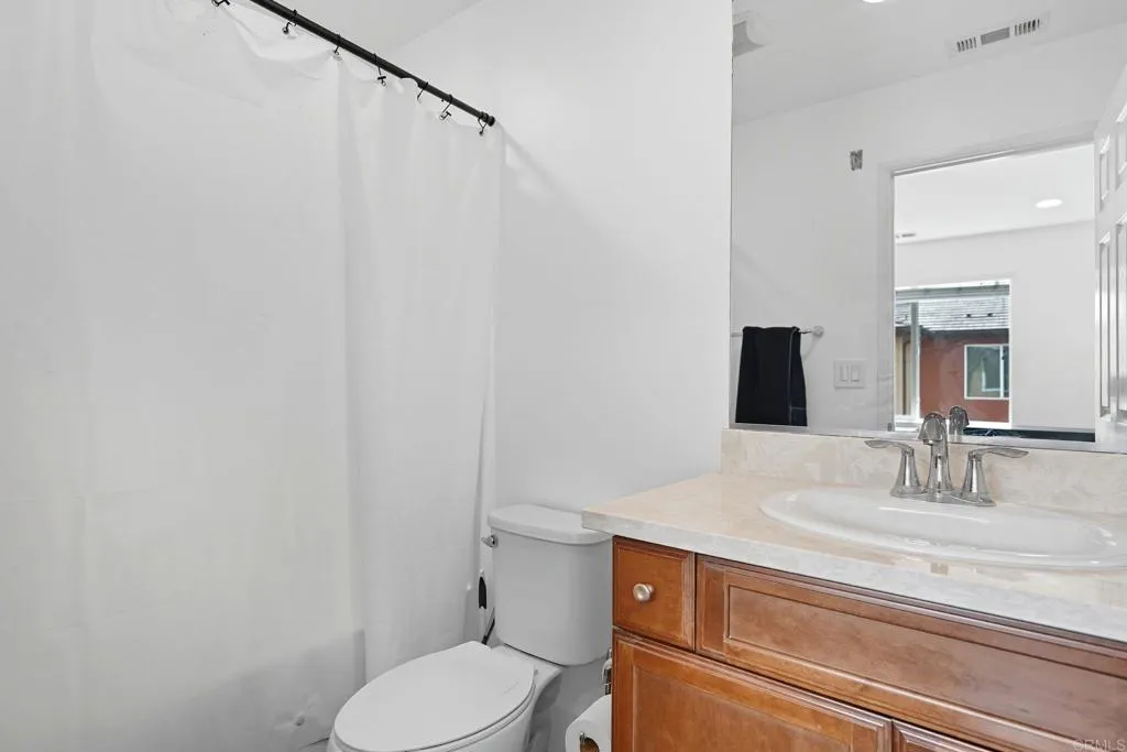 https://cdn.realtyfeed.com/cdn/127/306566695/30d97a7d22359f5f6c51f4d1b7f522bd.webp