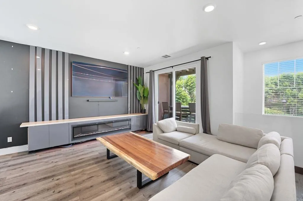 https://cdn.realtyfeed.com/cdn/127/306566695/8e4a438060277ddd6fd22630835bc50d.webp