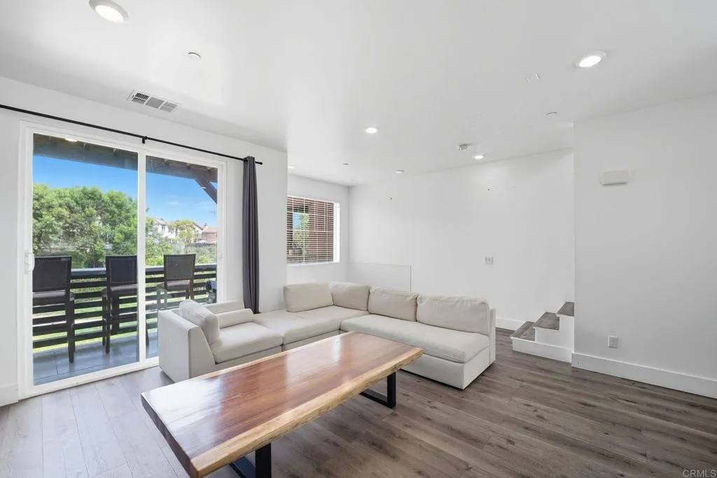 Photo #3: PTP2507841 Listing 