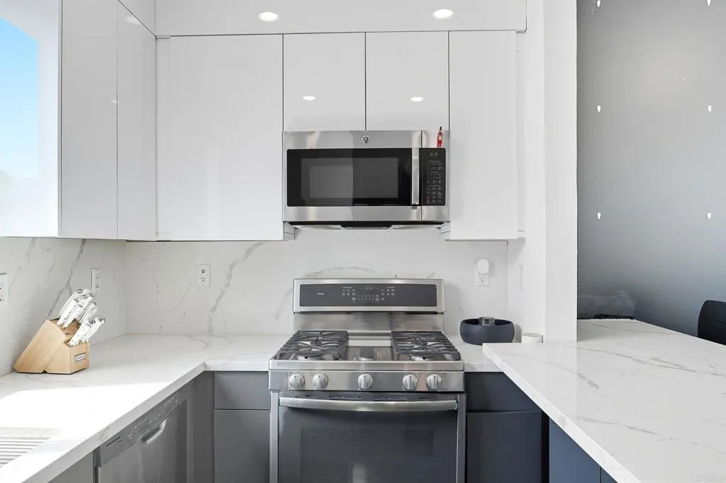 https://cdn.realtyfeed.com/cdn/127/306566695/b09e61c14e762654157cab3b60b99615.webp
