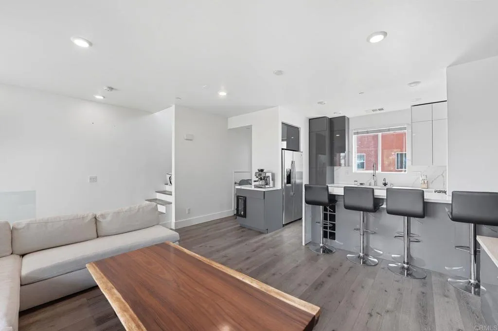 Photo #5: PTP2507841 Listing 