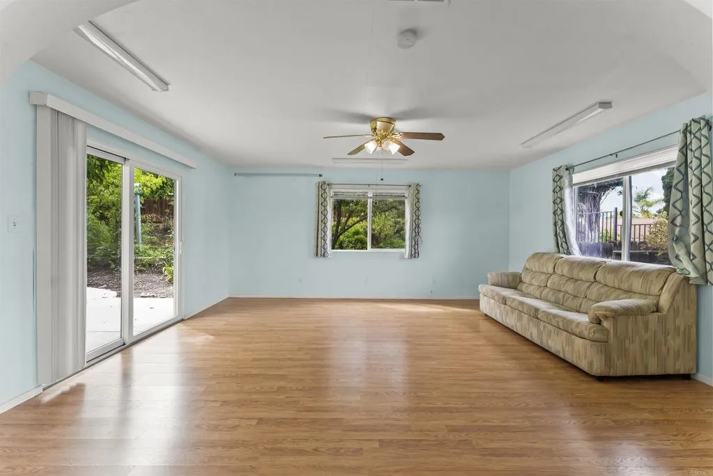 https://cdn.realtyfeed.com/cdn/127/306566697/7f3a915b520873de0b2bcaf892f1e01c.webp