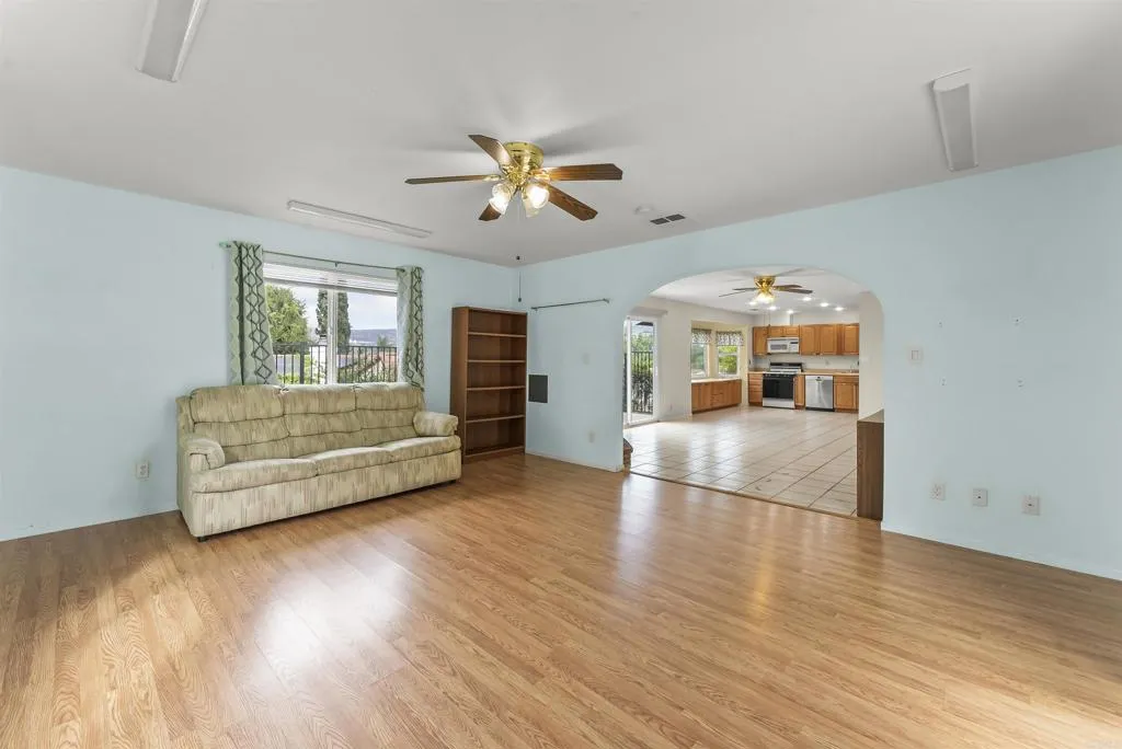https://cdn.realtyfeed.com/cdn/127/306566697/db734df8d4ae68faccd5d196ed2e3835.webp