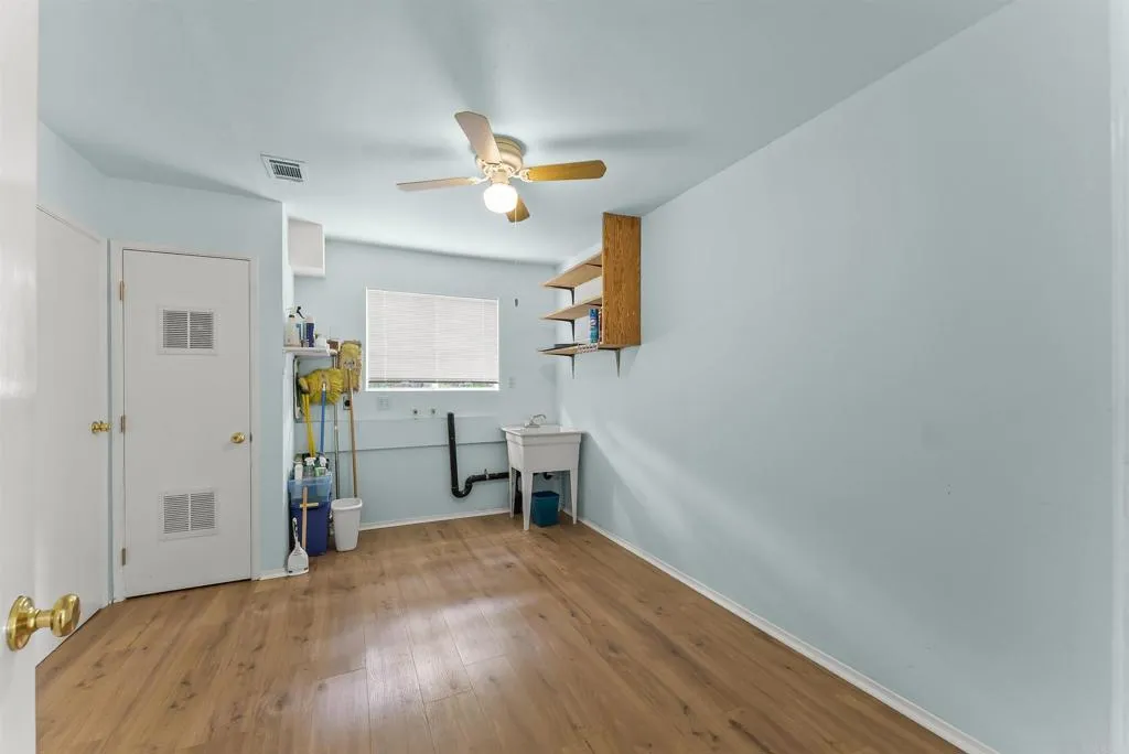 https://cdn.realtyfeed.com/cdn/127/306566697/de554bb30a78e7b7525d5d8cb9cfde4e.webp