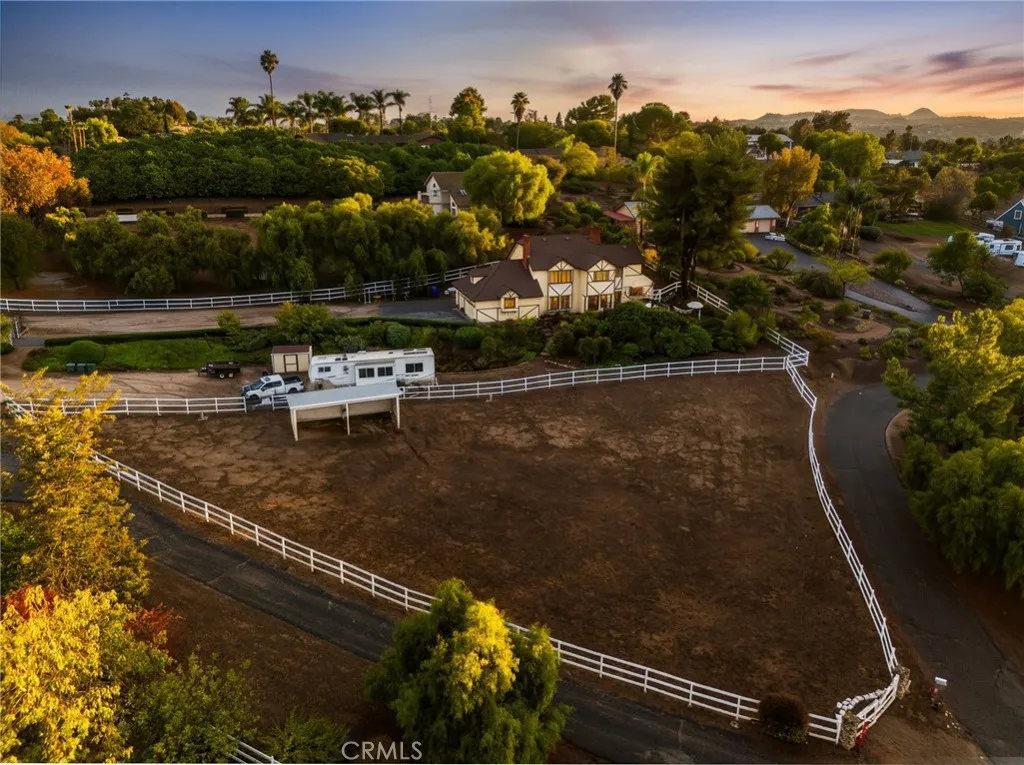 https://cdn.realtyfeed.com/cdn/127/306566803/49c8188e00bf0bc1b519951433183334.webp