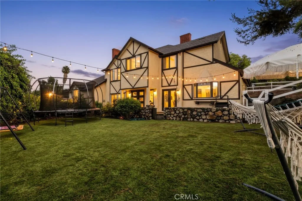 https://cdn.realtyfeed.com/cdn/127/306566803/6369cb2d5d30d20e48280d81c466c668.webp