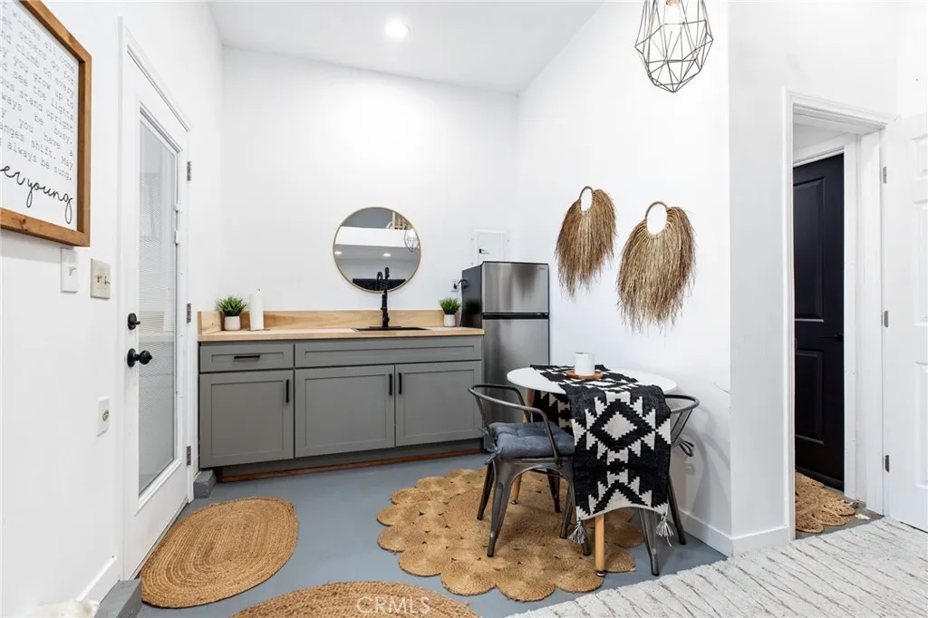 https://cdn.realtyfeed.com/cdn/127/306566803/799bd96a4671b26b1dc8fcb4694c137e.webp
