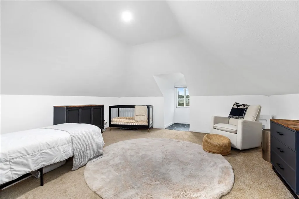https://cdn.realtyfeed.com/cdn/127/306566803/8c2f213b15843e2637368b72202336f3.webp