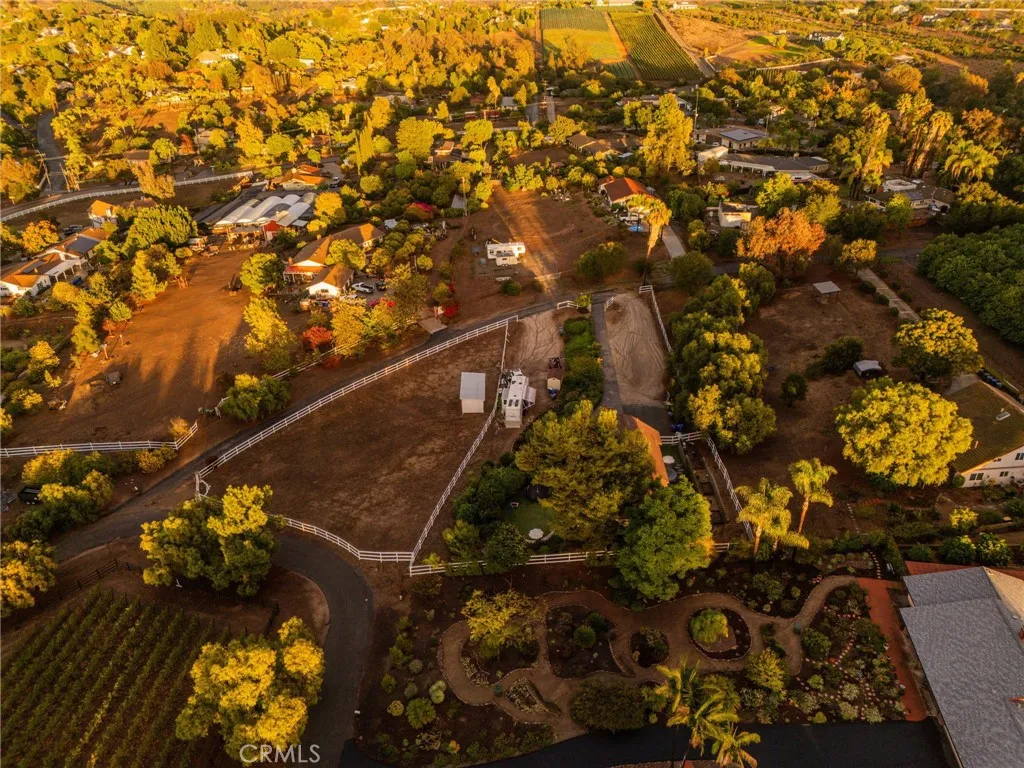 https://cdn.realtyfeed.com/cdn/127/306566803/9aac735b2b5d6fac7b493193694c8142.webp