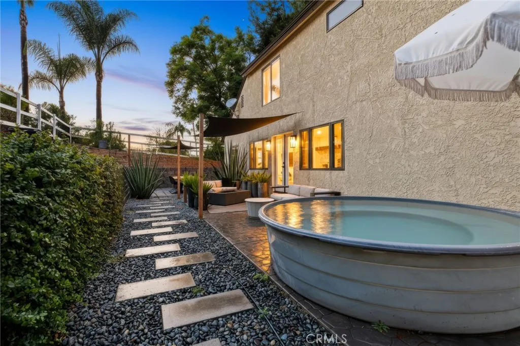 https://cdn.realtyfeed.com/cdn/127/306566803/f2cd232165650495436f3ed43eecd550.webp