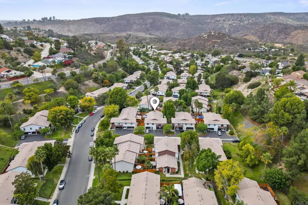 https://cdn.realtyfeed.com/cdn/127/306566807/5f8f3c3b43536f1f926324dec4bb8eda.webp