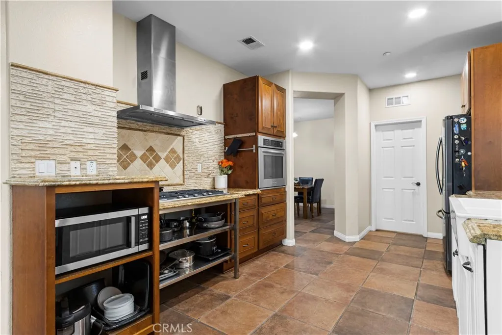 https://cdn.realtyfeed.com/cdn/127/306566820/5377f849ecfecdd3fd0026df5d2e1999.webp