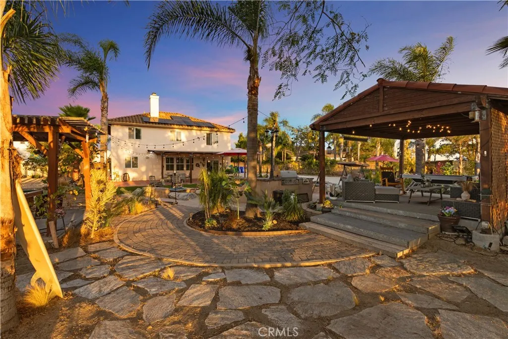 https://cdn.realtyfeed.com/cdn/127/306566820/55c6b2ebd36e321f02121e7a0cfc5e49.webp