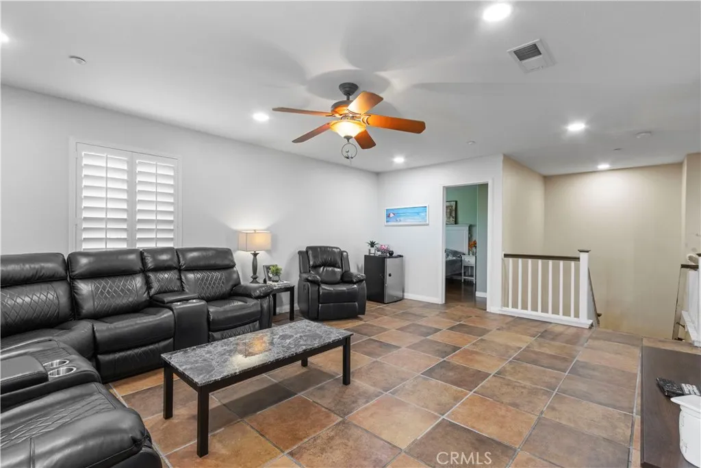 https://cdn.realtyfeed.com/cdn/127/306566820/6a85e17dc2e0b9f7d6cb8a14273f9ede.webp