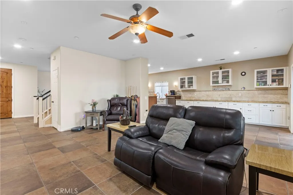 https://cdn.realtyfeed.com/cdn/127/306566820/75f2af61d1be2ea0b0fb7472b9a04e97.webp