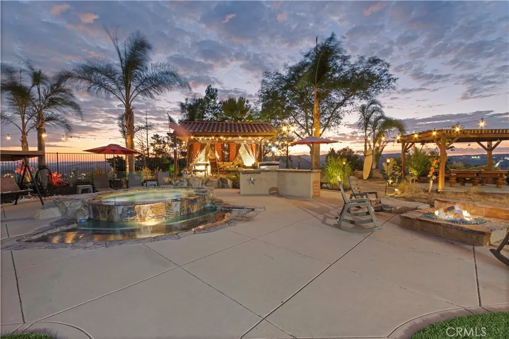 https://cdn.realtyfeed.com/cdn/127/306566820/8305c4eca794e6951a731cc02113ea27.webp