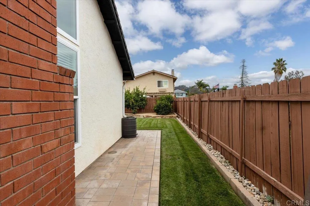 https://cdn.realtyfeed.com/cdn/127/306566870/24426f4c544b6496e0115462a92ec0f1.webp