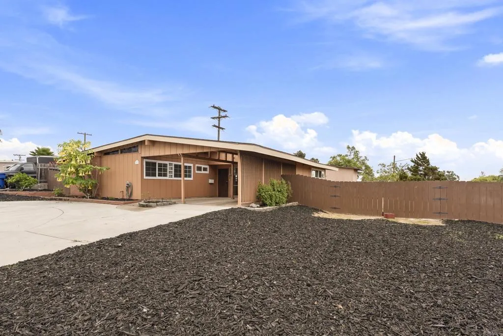 https://cdn.realtyfeed.com/cdn/127/306566884/86ce119145214a7ad79700c61ff5eb43.webp