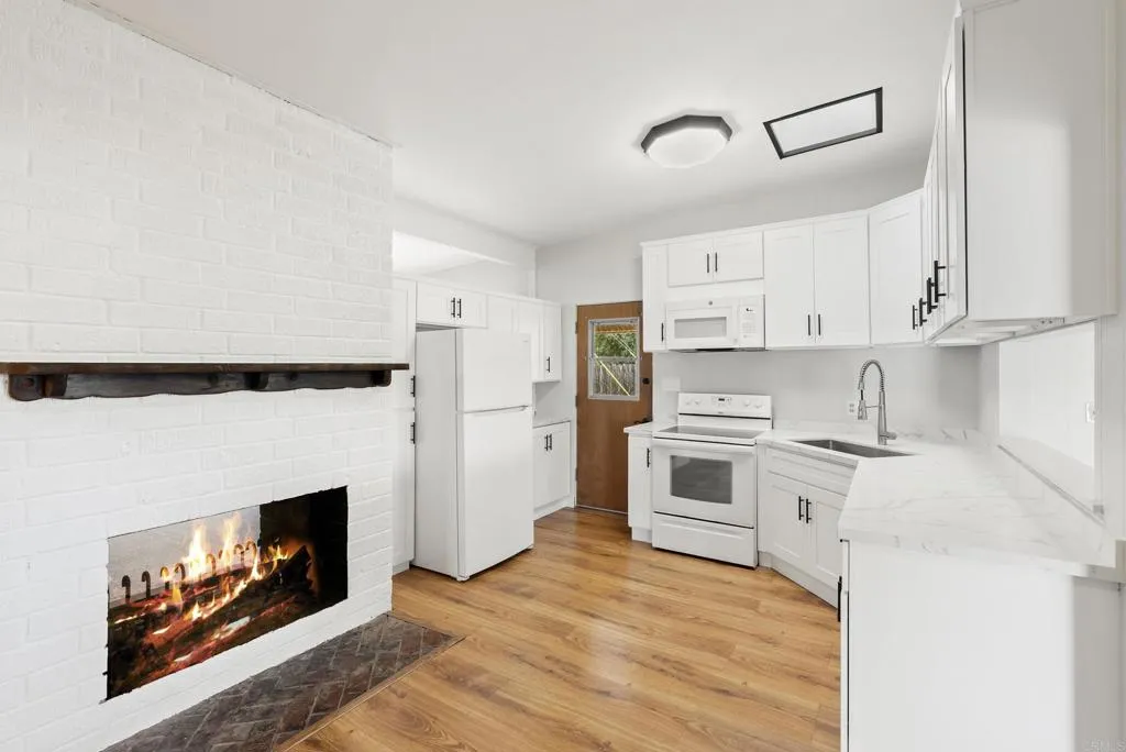 https://cdn.realtyfeed.com/cdn/127/306566884/98743ac742c3d841e0574be22d8c0cf2.webp