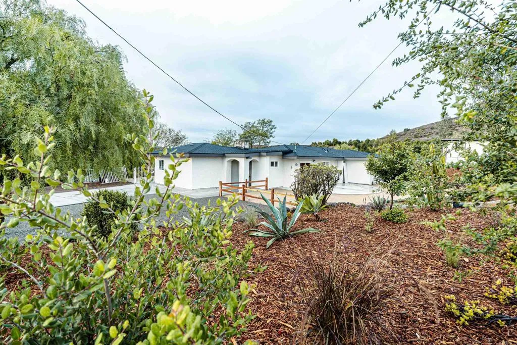 https://cdn.realtyfeed.com/cdn/127/306566988/74c8363a1098a648610505cb64d65a1a.webp