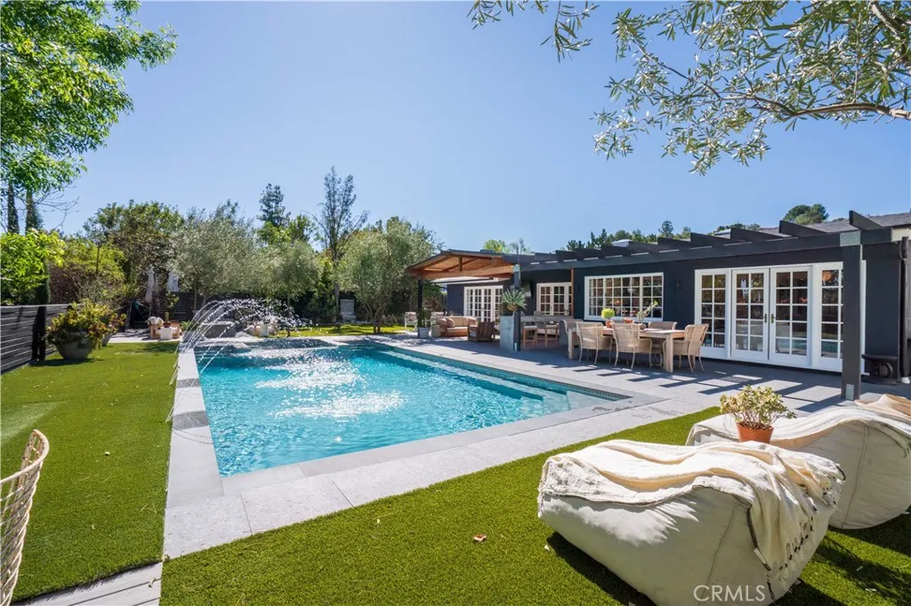 Woodland Hills, CA 91367
