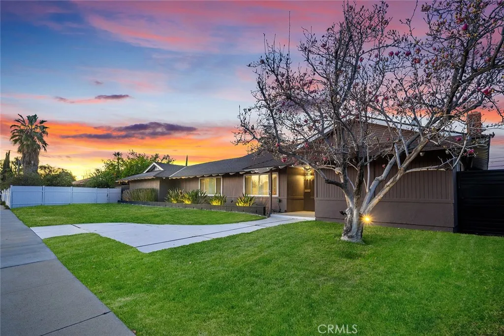 Canoga Park, CA 91303