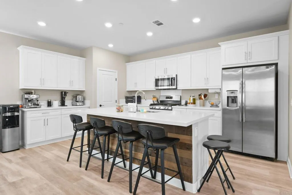 Photo #4: PTP2507848 Listing 