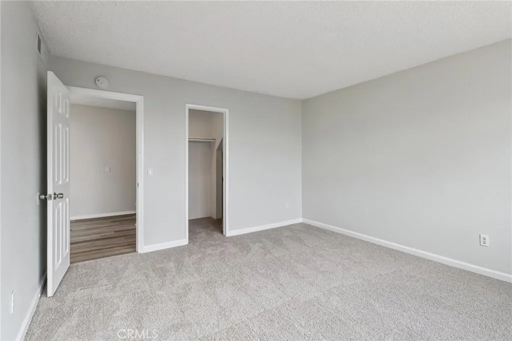 https://cdn.realtyfeed.com/cdn/127/306567132/518dd62b02914f2f0f6c98f40b475198.webp