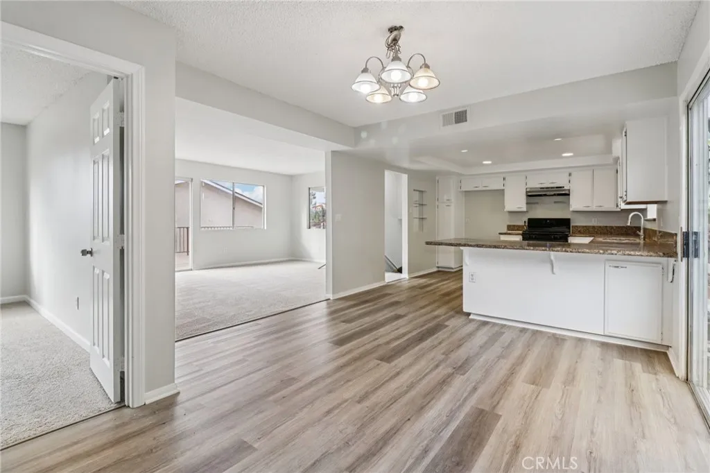 https://cdn.realtyfeed.com/cdn/127/306567132/b118484ee0b6dc1fe78a4e158a891362.webp
