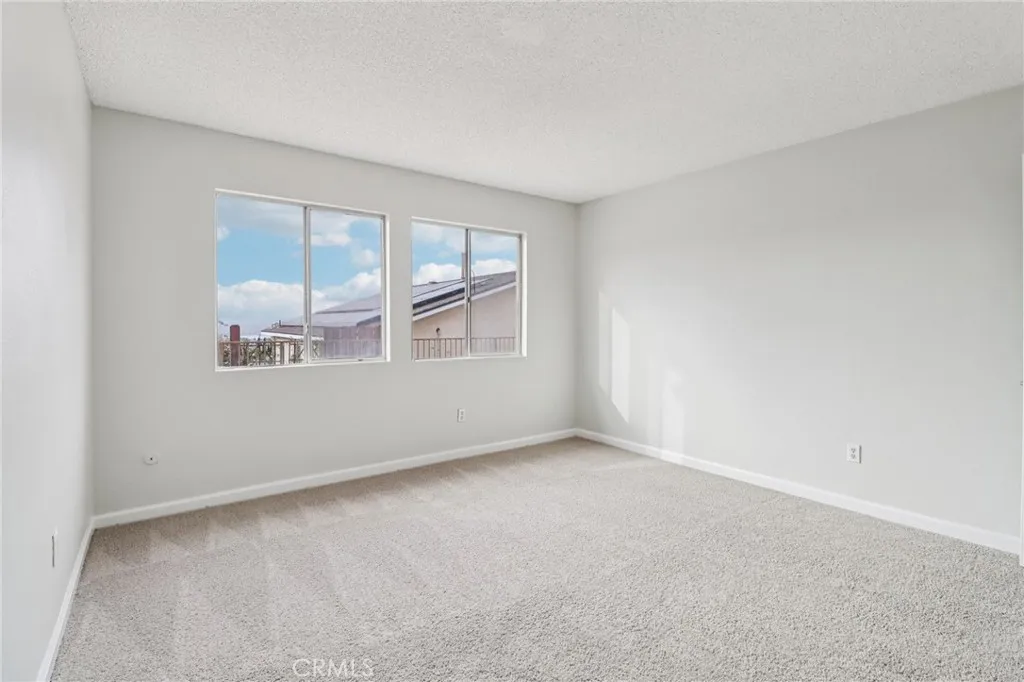 https://cdn.realtyfeed.com/cdn/127/306567132/d0d3a8425839988bfe188a2838e9c805.webp