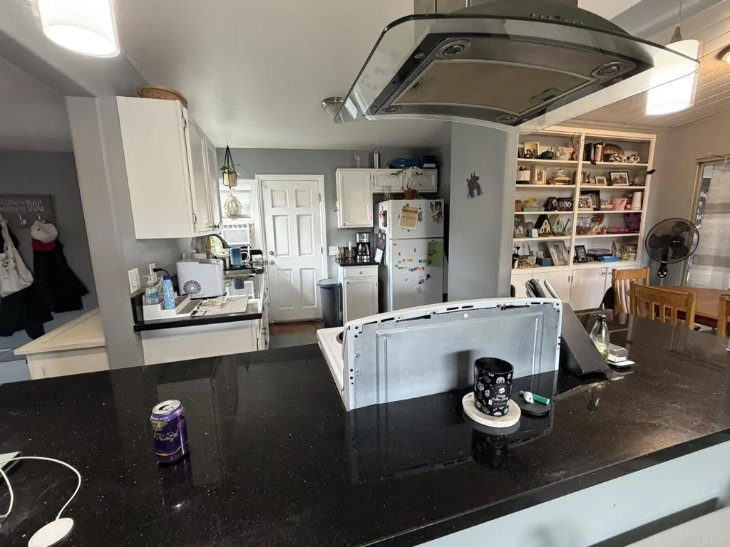 https://cdn.realtyfeed.com/cdn/127/306567157/75dccd86699c625d96532d11f0c5514e.webp