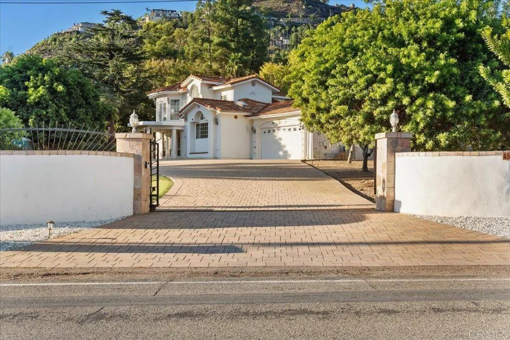 https://cdn.realtyfeed.com/cdn/127/306567191/f33c3c766d8912e8cdf10120a72f9d72.webp