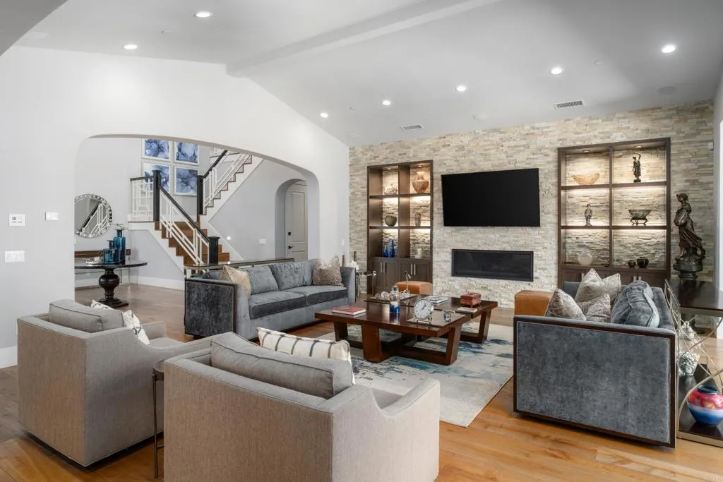 https://cdn.realtyfeed.com/cdn/127/306567229/08b10320f9068f9edb600b84a6a8a8c9.webp
