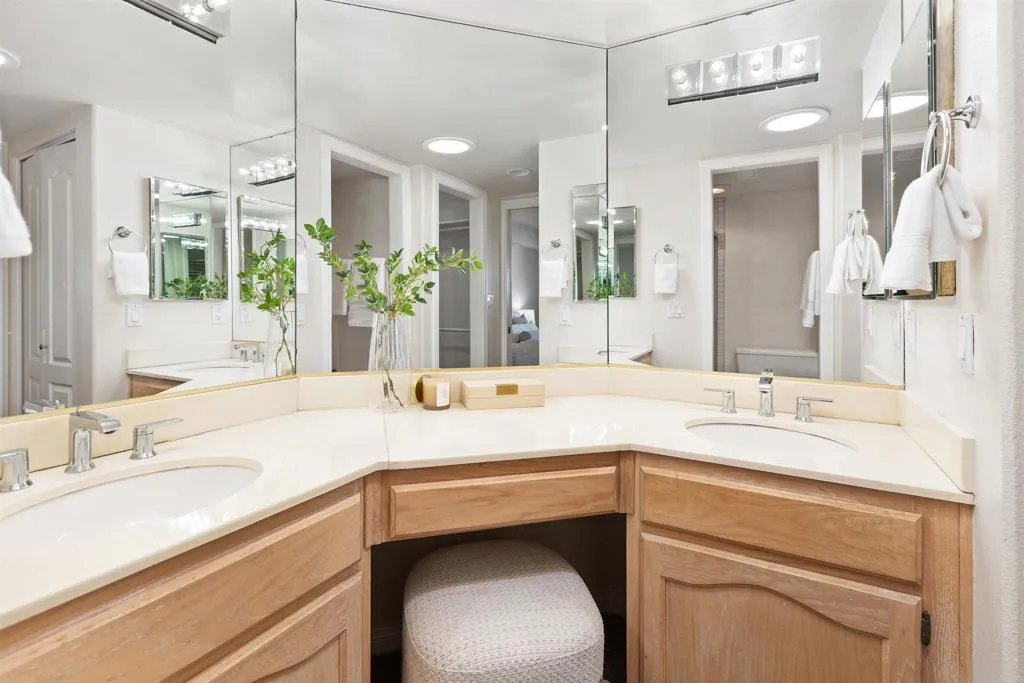 https://cdn.realtyfeed.com/cdn/127/306567348/e3aee5b88ddae6b545047efd7781a9d7.webp