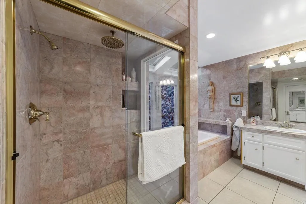 https://cdn.realtyfeed.com/cdn/127/306567355/432e99ff5d09384d5b5e9d665978b205.webp
