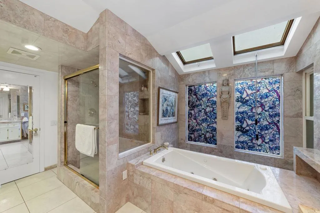 https://cdn.realtyfeed.com/cdn/127/306567355/987c41b5d55b8b9ec9b88599305901c9.webp