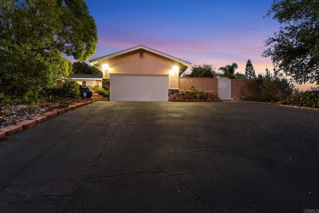 https://cdn.realtyfeed.com/cdn/127/306567355/c0b4f364d4fea2b4190eeb5f2f1c086c.webp