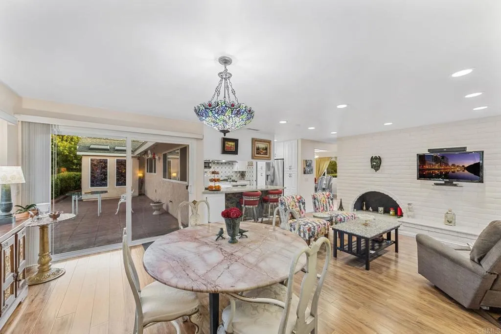 https://cdn.realtyfeed.com/cdn/127/306567355/d06c81eaf516cbf0e5538a2996c39ce7.webp