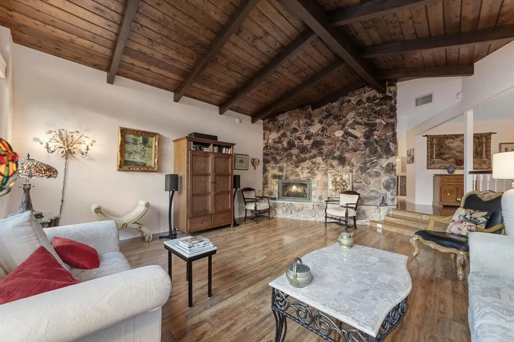 https://cdn.realtyfeed.com/cdn/127/306567355/d3367c828e405bc0983e4ac727bf160f.webp