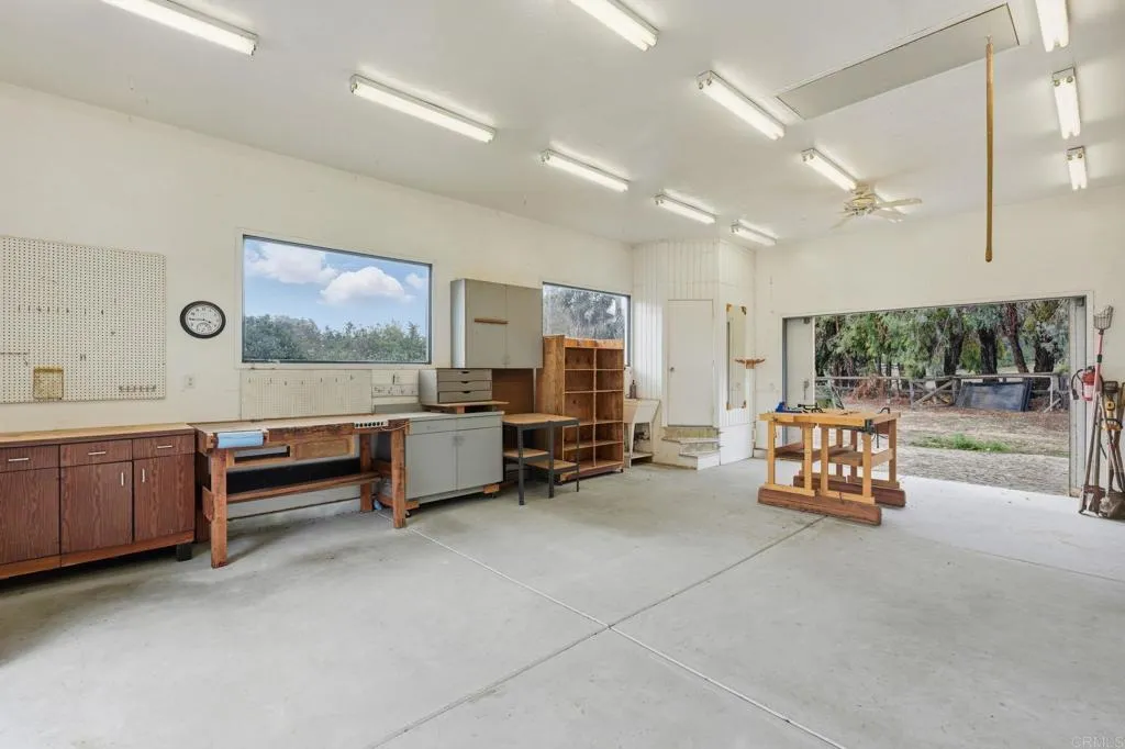 https://cdn.realtyfeed.com/cdn/127/306567438/bd13eacbd89f486824e8813f495965d4.webp