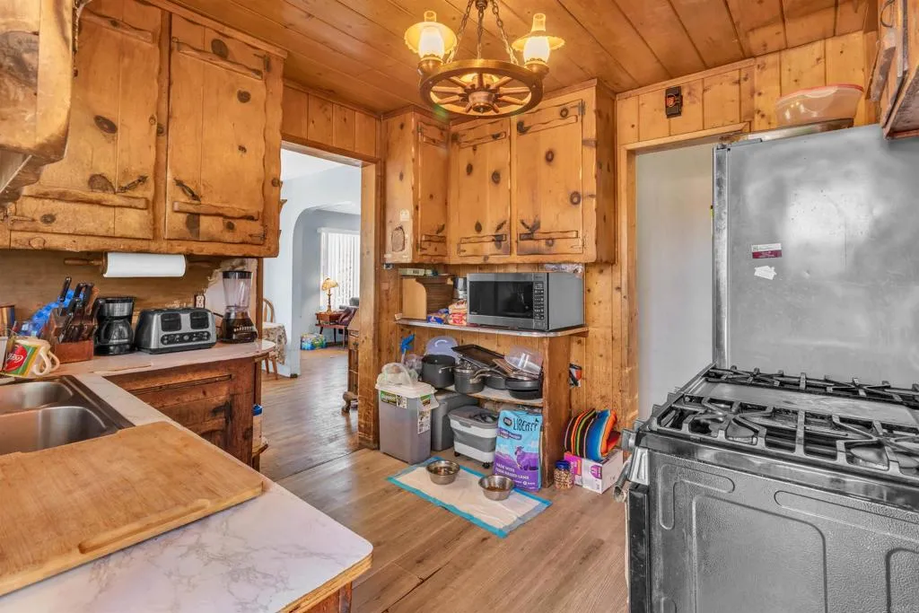 https://cdn.realtyfeed.com/cdn/127/306567443/a513292574a9a0c1617d3cbb09d5c21c.webp