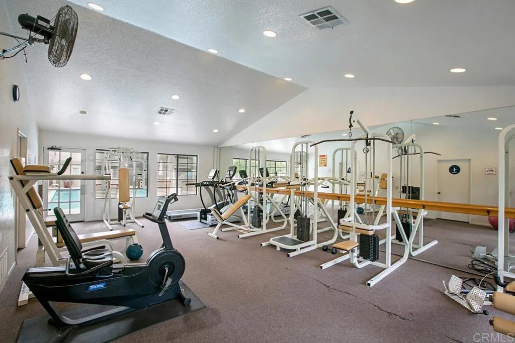 https://cdn.realtyfeed.com/cdn/127/306567507/0ac8d9cc20718f964fee024ce8b3593b.webp