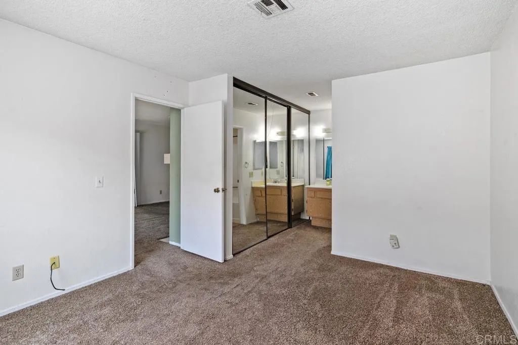 https://cdn.realtyfeed.com/cdn/127/306567507/5007d3ff71900a4d8e0a208a88efc77d.webp