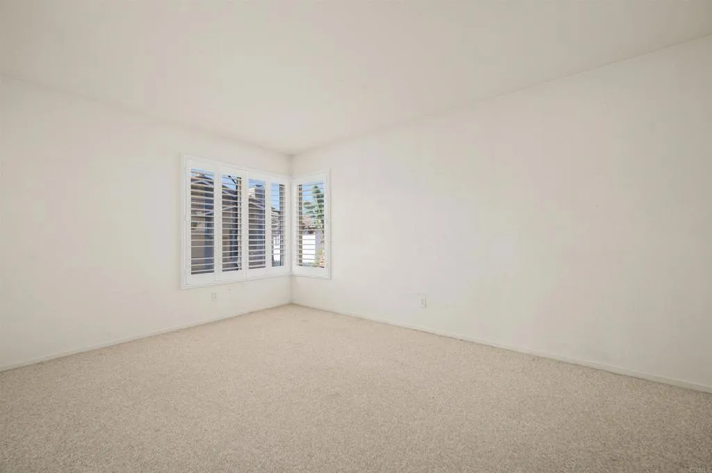 https://cdn.realtyfeed.com/cdn/127/306567516/53e79960e4af1bef8212695b51618d60.webp