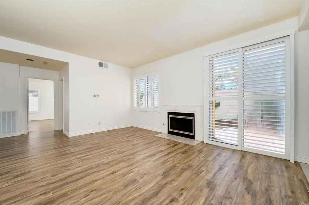https://cdn.realtyfeed.com/cdn/127/306567516/76023b52f5fa2769d5842b448855e245.webp