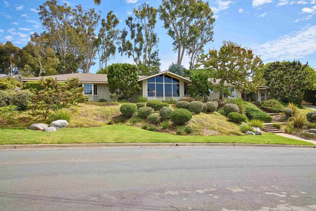 https://cdn.realtyfeed.com/cdn/127/306567527/0743693588d6d85790769735dc60622f.webp